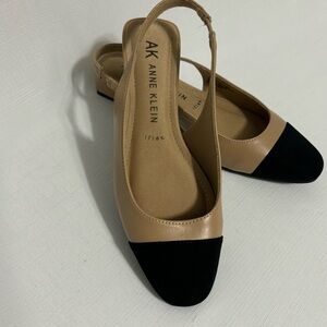 Anne Klein Tan and Black Flats